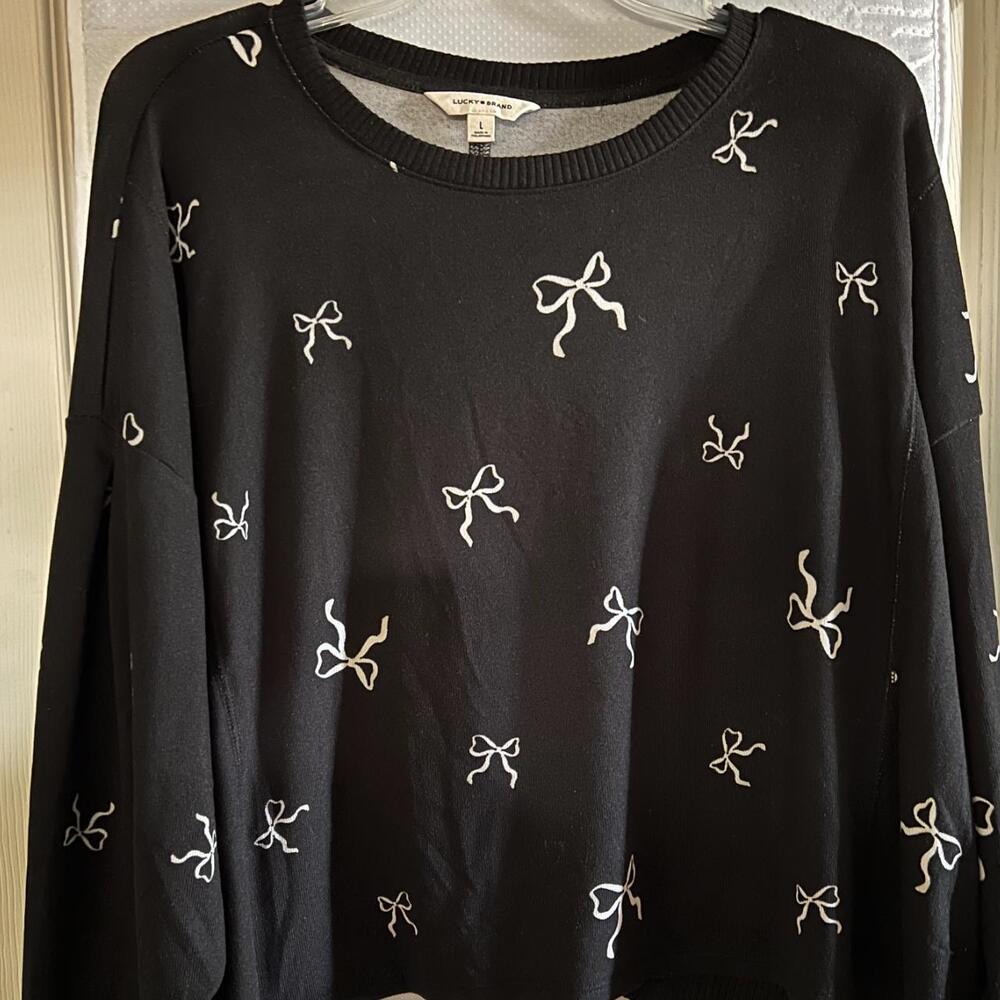 Lucky Brand Women's Black Back Detail Top - Large